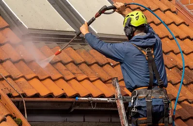 Démoussage et hydrofuge de toiture à Mézos